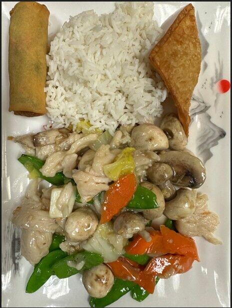 L- Moo Goo Gai Pan