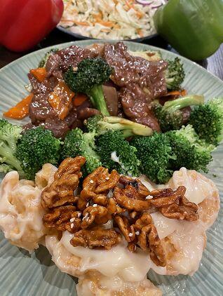 T10 Walnut Shrimp / Beef Broccoli